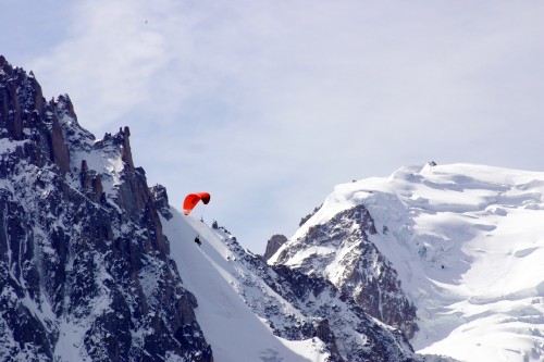 conparachuter.jpg